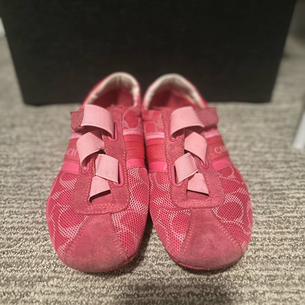 Coach pink sneakers. Comfortable - Picture 1 of 6